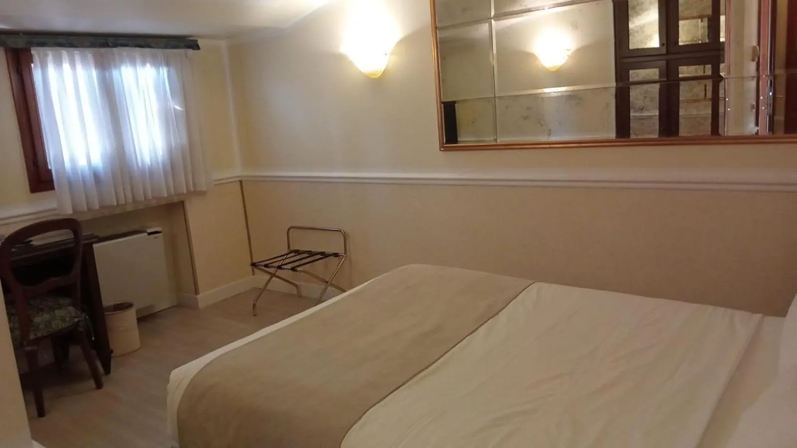 Alloggi Arlecchino Venice Guest house